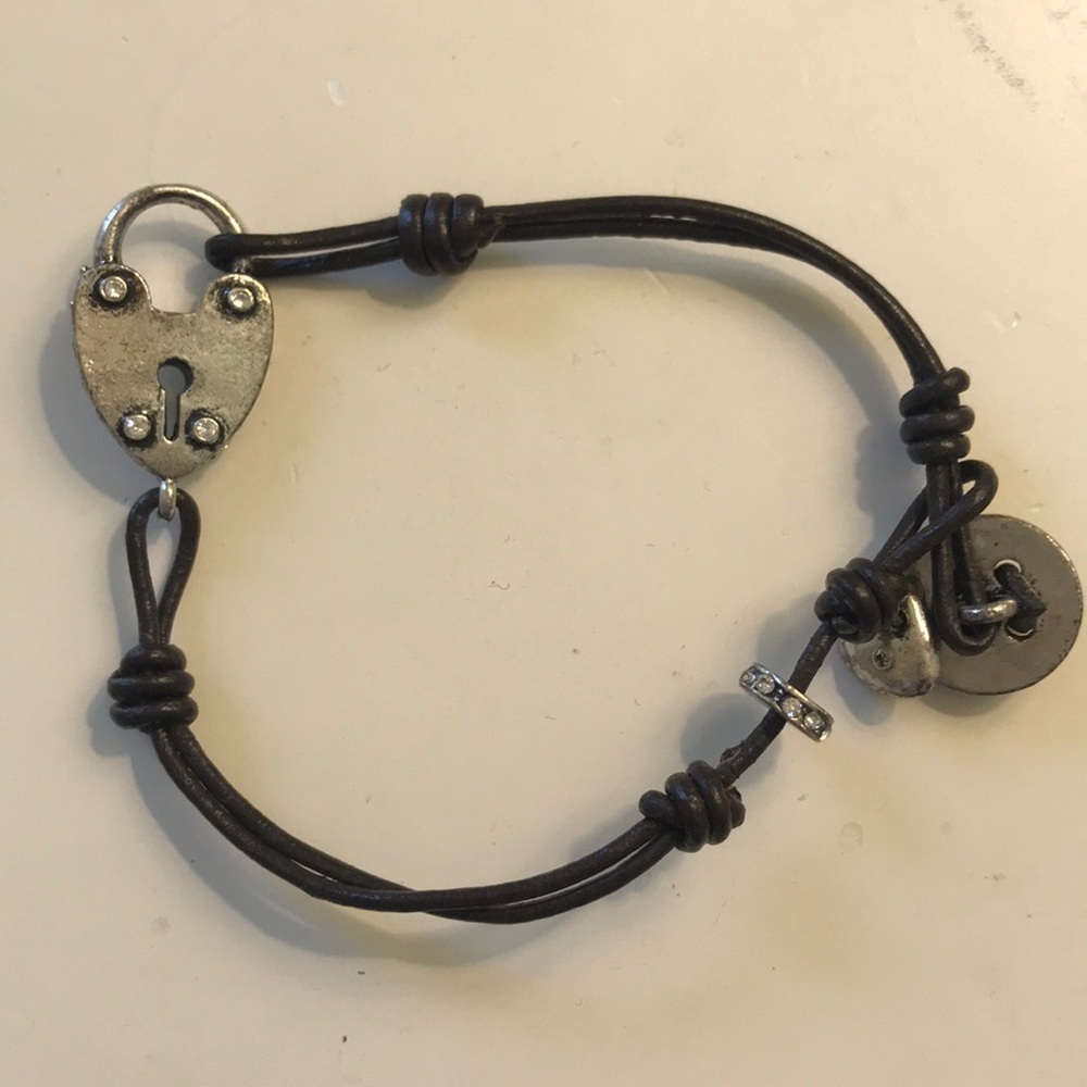 Fossil bracelet, heart lock, leather type cord